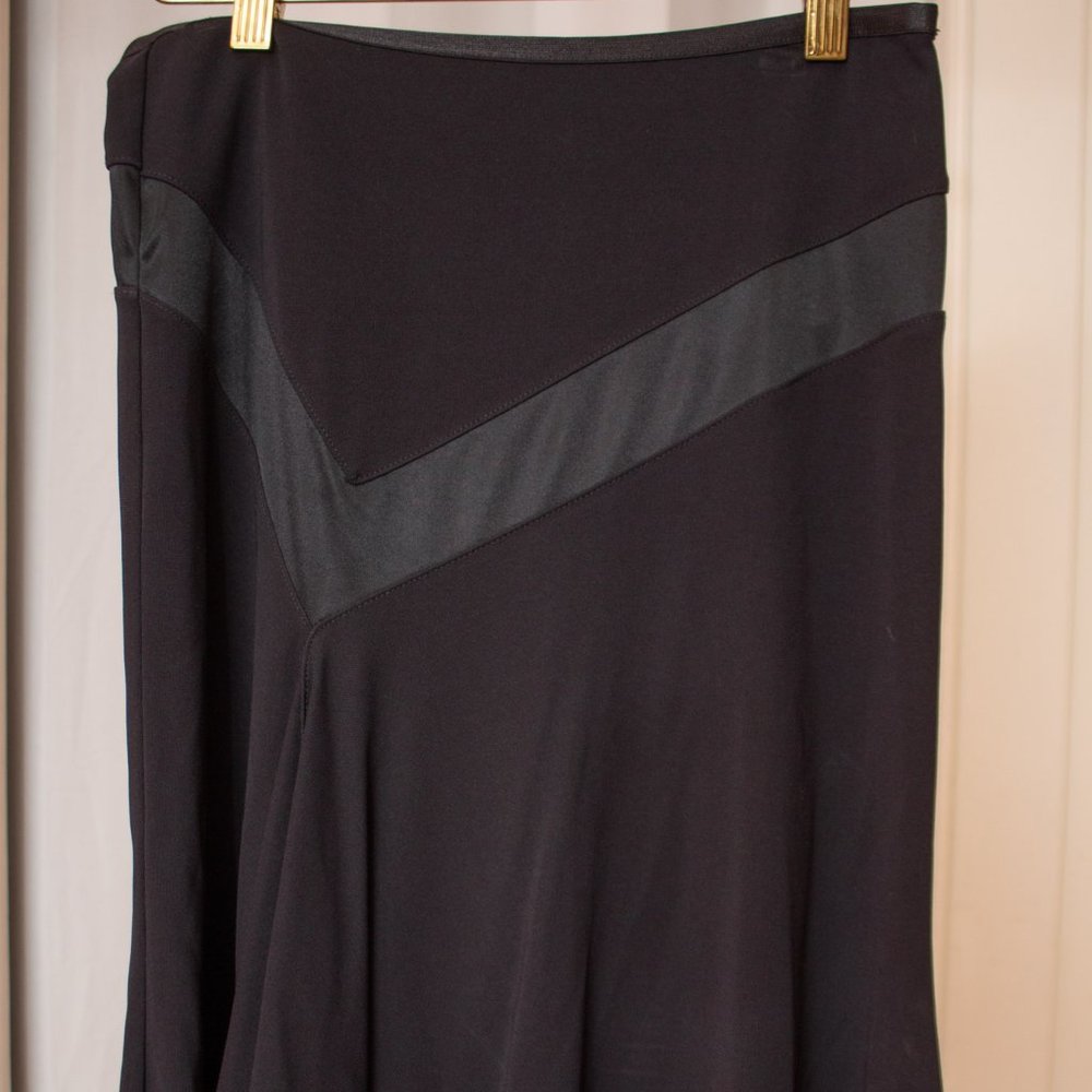Black express skirt